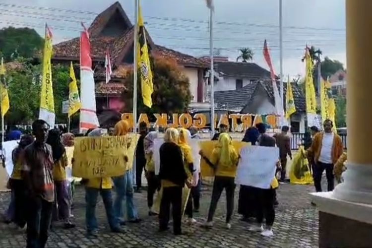 Pendukung Budi Setiawan di Kota Jambi Protes Keputusan DPP Partai Golkar Tak Usung Kader