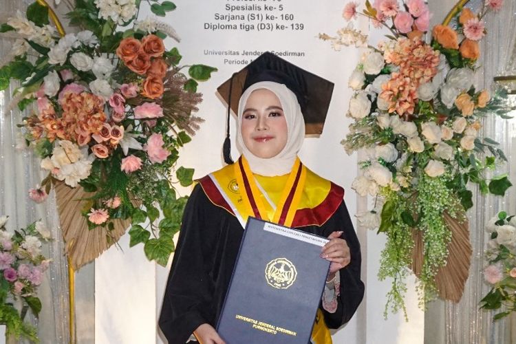 Cerita Anak Peternak Sapi Lulus IPK 4,00 di Unsoed, Jadi Sarjana Pertama Keluarga