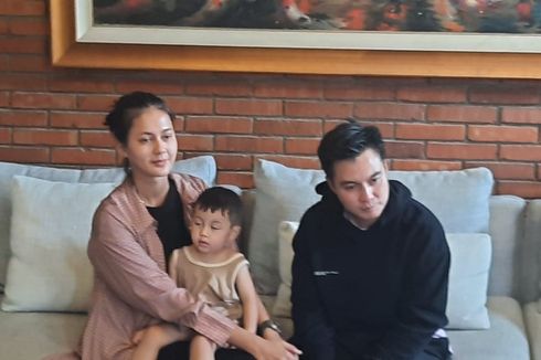 Baim Wong Ajarkan Kiano Berbagi Rezeki sejak Dini