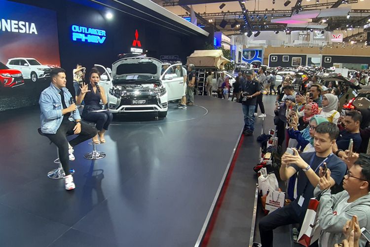 Mitsubishi ajak blogger bertemu dengan Outlander PHEV di GIIAS 2019