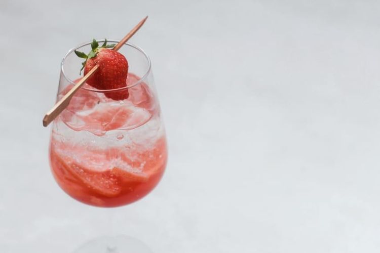 Salah satu jenis teh di Pieces of Peace, Strawberry Lemon Sparkling Series