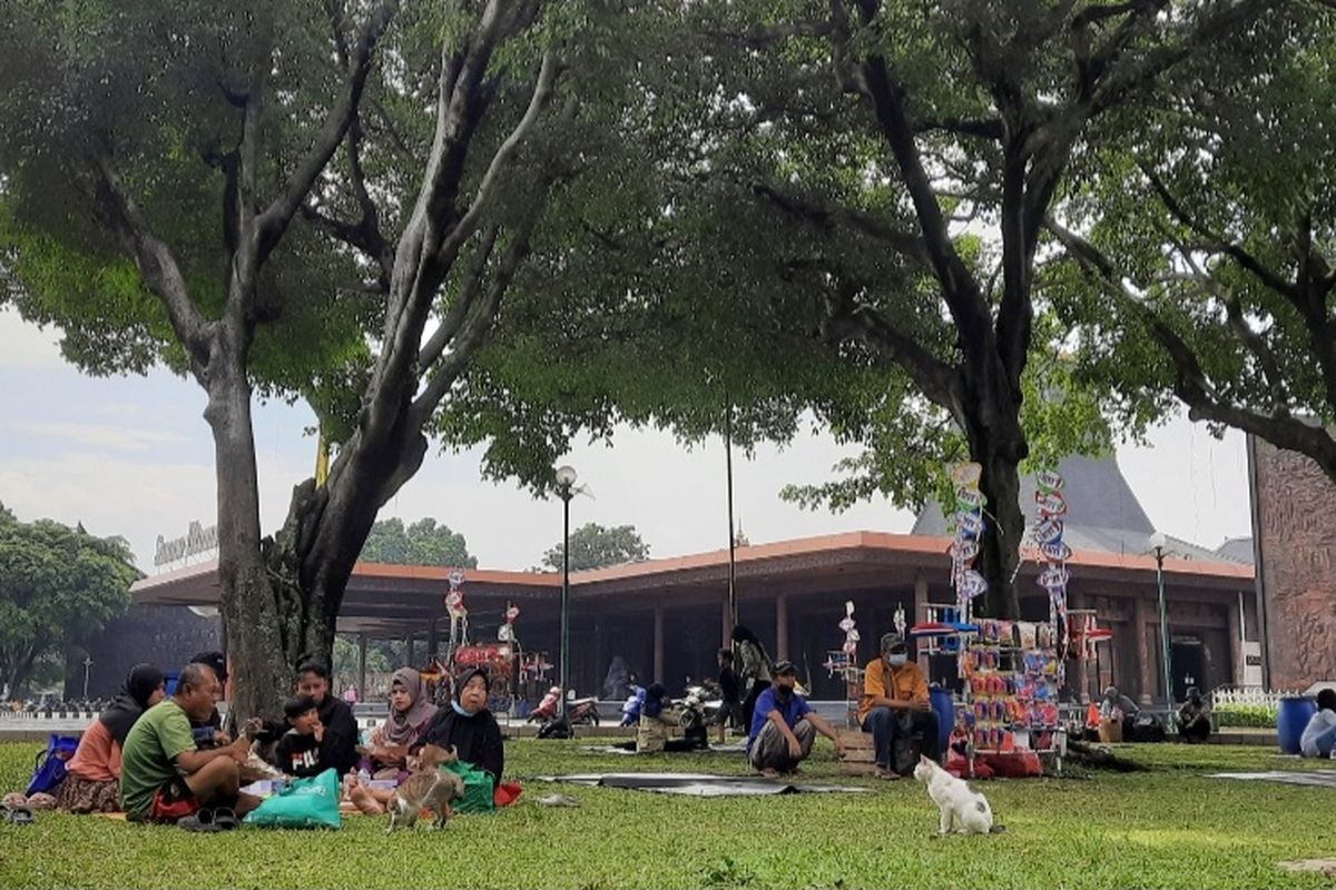 Taman Mini Indonesia Indah (TMII), Jakarta Timur, dibuka kembali pada hari ini, Selasa (18/5/2021), setelah ditutup pada 16-17 Mei 2021.