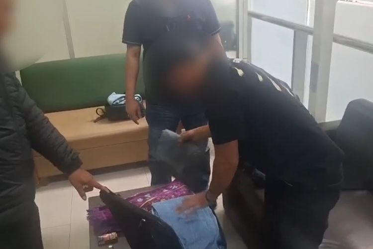 Selundupkan Sabu di Lipatan Celana, Penumpang Ditangkap di Bandara Kualanamu