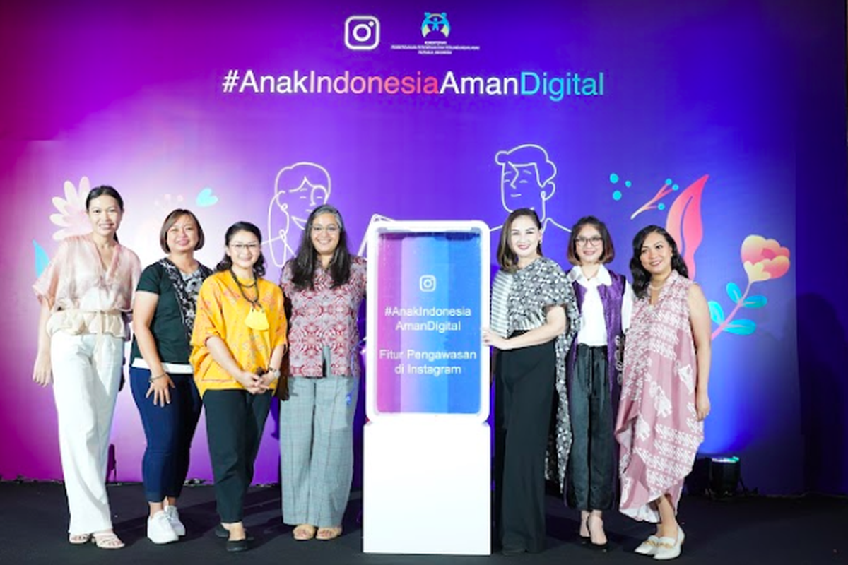 Kiri ke kanan, Putri Silalahi head of communications Instagram, Sandra Ratnasari Editor in Chief Popmama.com, Vera Itabiliana, Tara Bedi, Mona Ratuliu, Novita Angie dan Nola B3, narasumber yang hadir di peluncuran Fitur Pengawasan di Instagram, Selasa (13/9/2022) di Jakarta