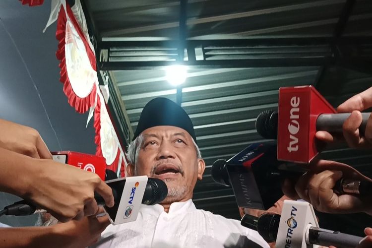 Presiden Partai Keadilan Sejahtera (PKS) Ahmad Syaikhu usai menghadiri haul ke-45 Kyai Bisri Syansuri di Denanyar, Jombang, Jawa Timur, Sabtu (13/1/2024).