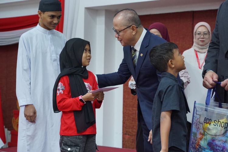 Menteri P2MI Mukhtarudin Tegaskan Negara Hadir untuk Anak Pekerja Migran di Malaysia