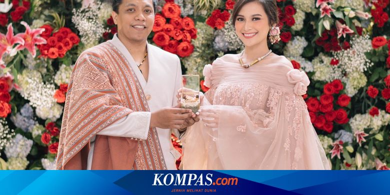Pelukan Haru Mamat Alkatiri di Hari Pernikahan Arie Kriting Usai Kena