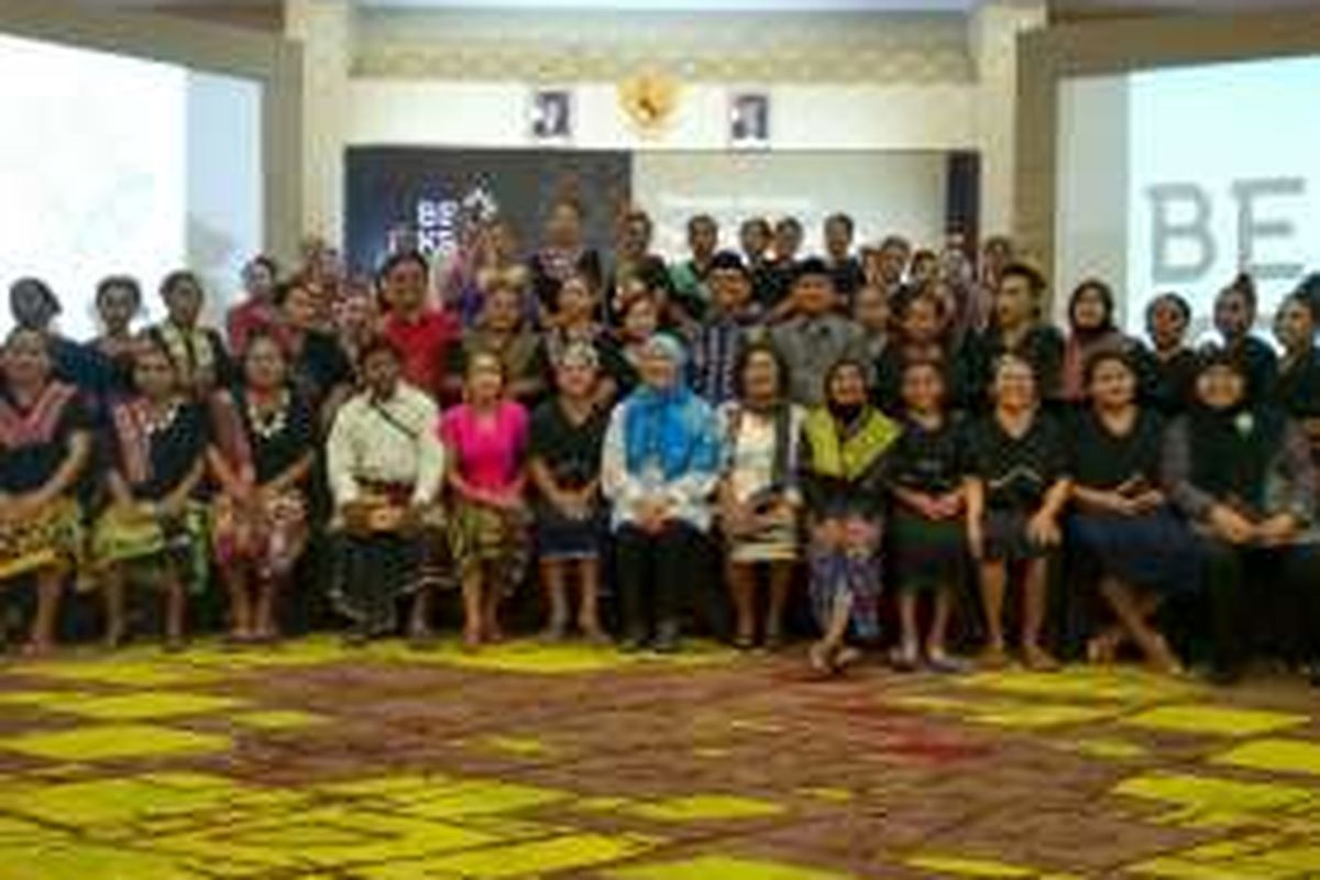Suasana penutupan workshop bagi perajin tenun songket di Praya, Lombok Tengah, Kamis (18/11/2016)
