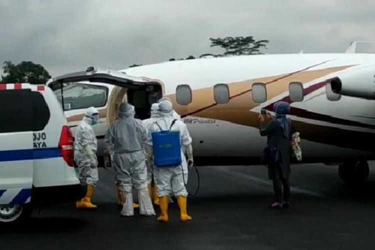 Seorang dokter senior asal Tasikmalaya positif corona dirujuk ke Jakarta menyewa pesawat pribadi karena butuh waktu cepat sampai di rumah sakit rujukan, Senin (14/12/2020) sore.