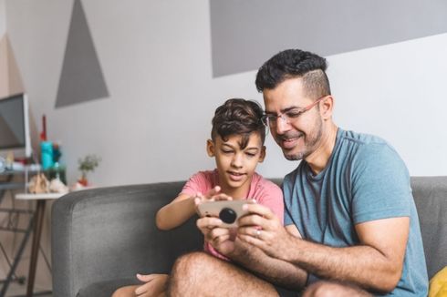Internet Makin Mudah Diakses, Orangtua Wajib Lindungi Anak dari Konten Negatif