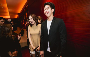 Artis El Rumi mengunggah foto bersama artis Syifa Hadju. Foto itu dipotret saat mereka menghadiri gala premiere film dokumenter penyanyi Rossa, Senin (29/7/2024).
