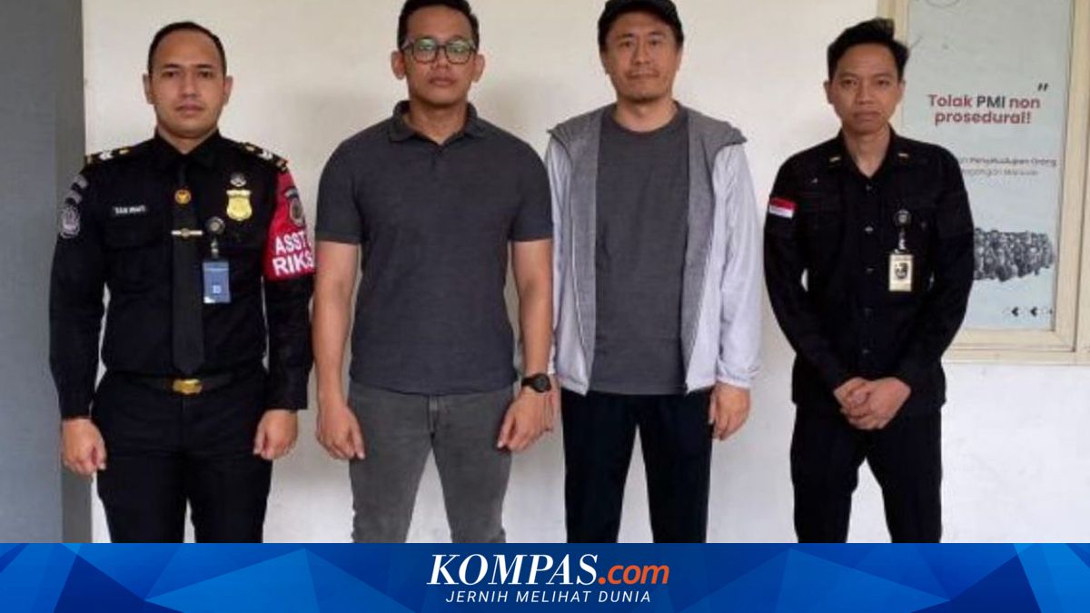 Kronologi WNA China Kabur Dari Tahanan Rumah, Ditangkap di Entikong, Mau ke Malaysia

Baca di sini: 

~AA #Tahanan #China