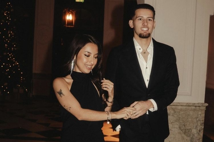 Jennifer Coppen Dilamar Justin Hubner