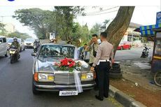 Viral Foto Polisi Berhentikan Mobil Pengantin di Bandung, Begini Penjelasannya