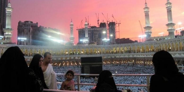 Langit pun menampakkan wajah tercantiknya pada malam Lailatul Qadar, malam 1.000 bulan, 27 Ramadhan 2011. 