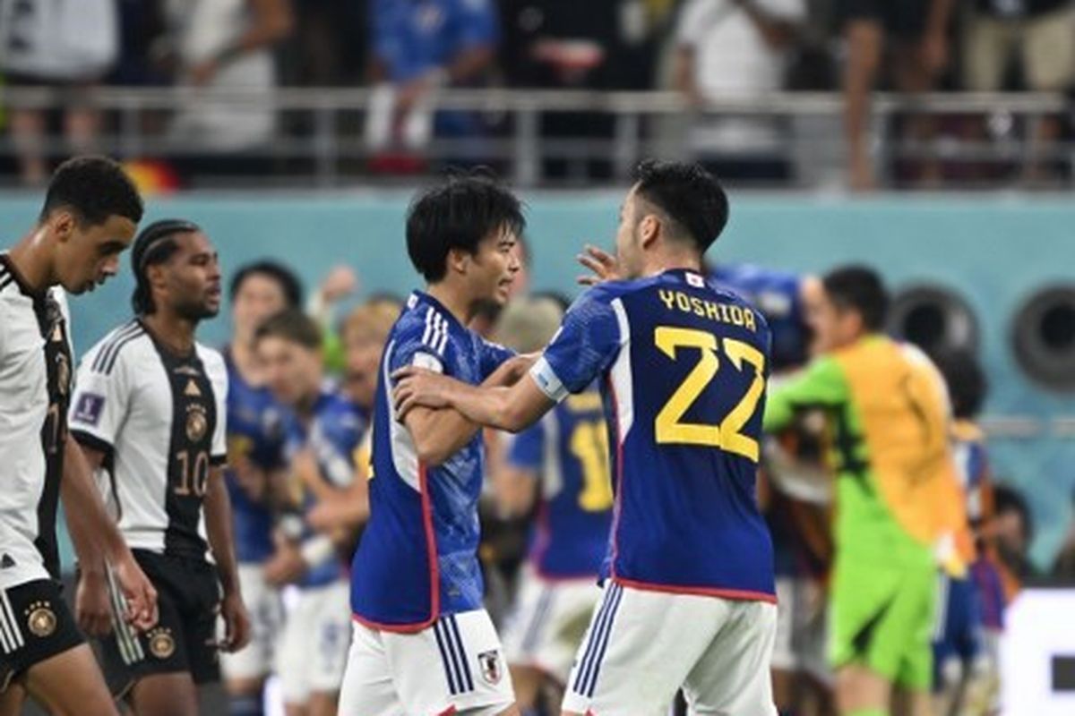 Ekspresi pemain Jerman seusai melihat gawangnya dijebol oleh Jepang dalam matchaday perdana babak penyisihan grup Piala Dunia 2022. Pada laga kedua Grup E, timnas Jepang akan melawan Kosta Rika di Stadion Ahmad bin Ali, Al Rayyan, Minggu (27/11/2022) sore ini pukul 17.00 WIB.  (Photo by Philip FONG / AFP)