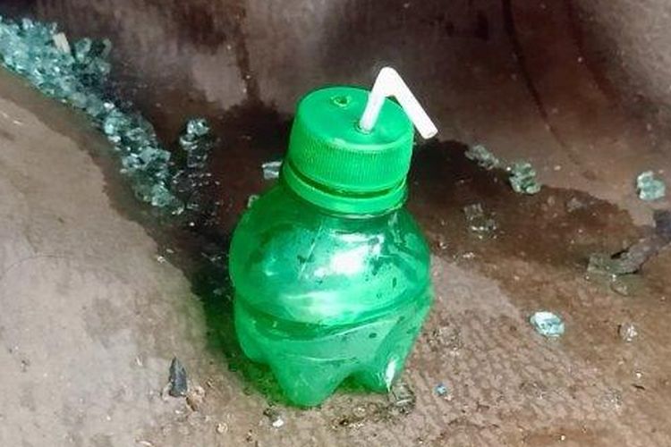 Alat isap sabu jenis bong rakitan ditemukan polisi di dalam truk tronton yang terlibat kecelakaan beruntun di Jalinsum Batubara, Selasa (14/3/2023).