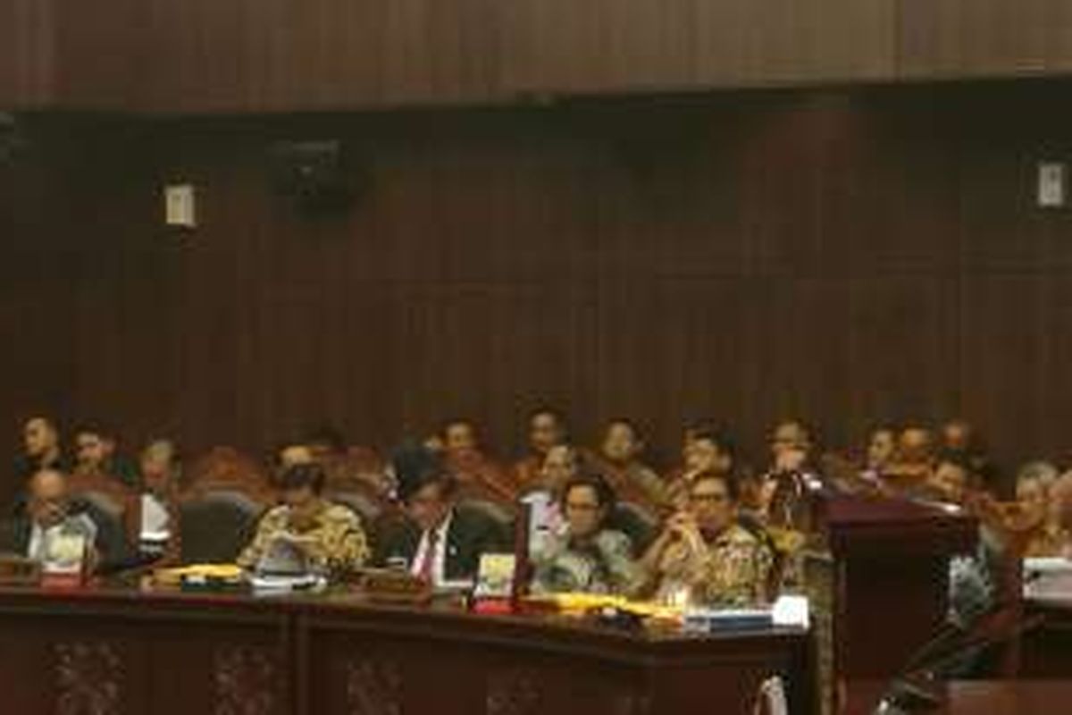 Menteri Keuangan Sri Mulyani di Ruang Sidang Mahkamah Konstitusi (MK), Jakarta, Selasa (20/9/2016)