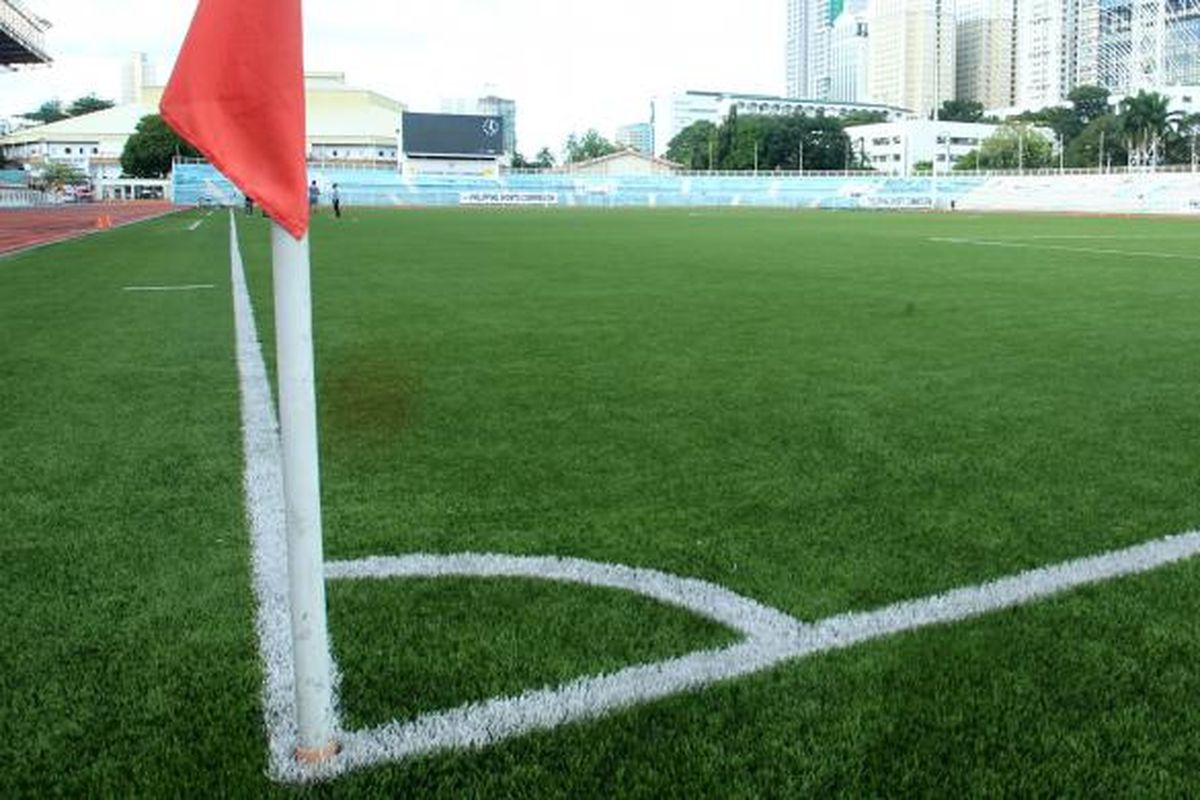 Penampakan dari salah satu sudut lapangan di Stadion Rizal Memorial, Manila. 