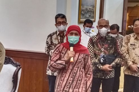 Vaksinasi Covid-19 di Jatim, Gubernur Khofifah: Kendala Saat Ini Masih Pasokan...