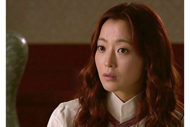 Kim Hee Sun pemeran Yoo Eun Soo  di Drakor Faith