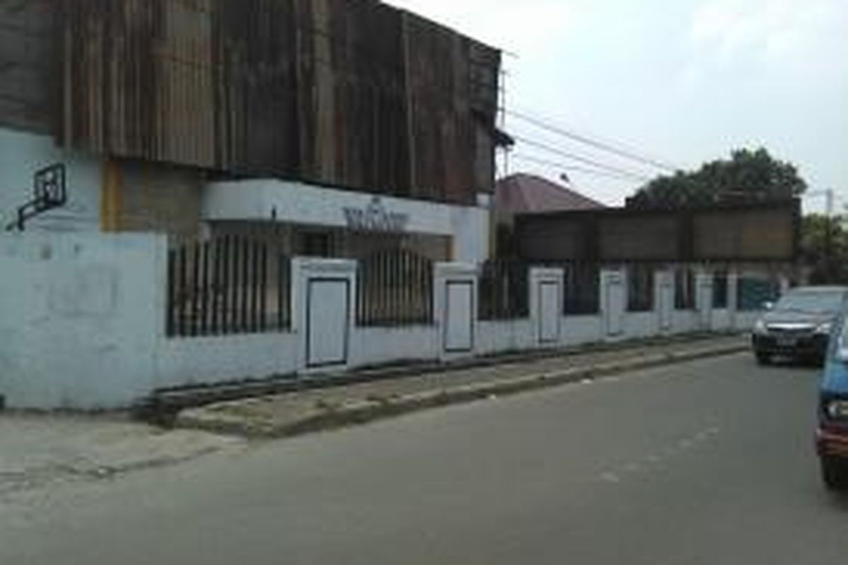 Gereja Depok City Blessing yang dulunya adalah bioskop Elsandra atau dikenal dengan misbar, Jumat (5/9/2014).
