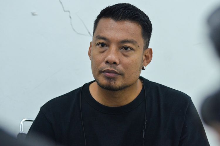 Hamka Hamzah pesepakbola senior yang kini menjabat sebagai manajer sekaligus peman dari FC Bekasi City yang berkompetisi di Liga 2 2022-2023.
