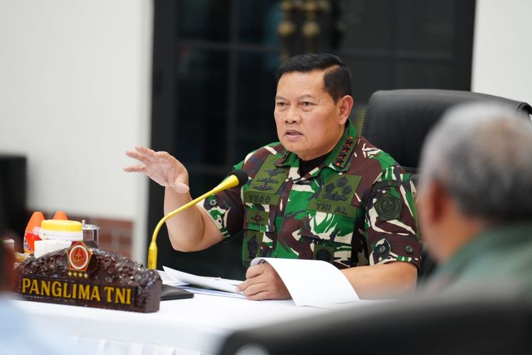 Panglima TNI Laksamana Yudo Margono saat mengawali rapat paparan latgab TNI 2023 di Wisma Ahmad Yani, Menteng, Jakarta Pusat, Selasa (4/7/2023).