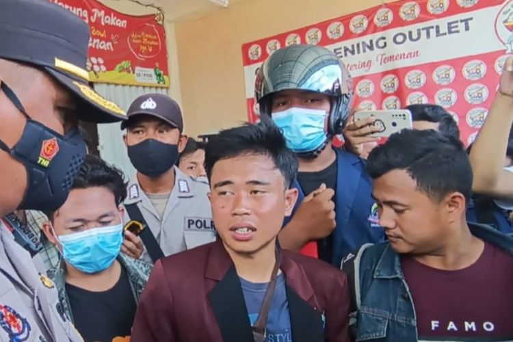 Kordinator Badan Eksekutif Mahasiswa (BEM) se-Pamekasan, Syaiful Bahri jadi tersangka setelah memimpin demonstrasi penolakan kenaikan harga BBM di Depot Pertamina Camplong, Kabupaten Sampang.