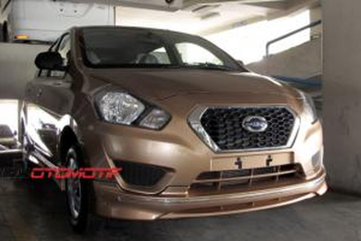 Datsun Go  yang sudah dilengkapi aerokit. Penampilannya semakin muda.