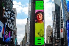 Wajah Rinni Wulandari Terpampang di Billboard Times Square New York