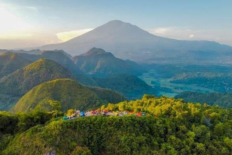 Bukit Sanghyang Dora di Kabupaten Majalengka, Jawa Barat
