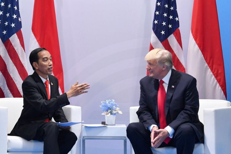 Presiden Joko Widodo bertemu dengan Presiden Amerika Serikat Donald Trump di sela-sela forum G20 di Hamburg, Jerman, Sabtu (8/7/2017).