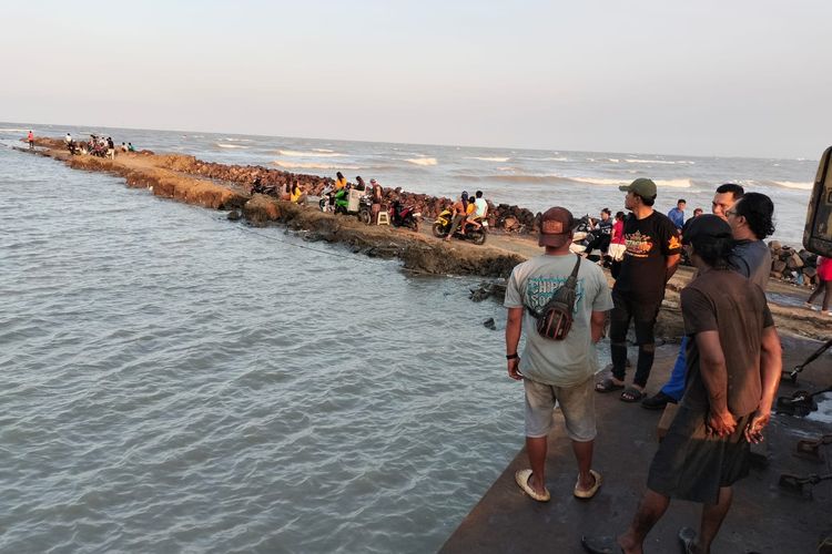 Nelayan di Karangsong Indramayu Ngadu Soal Pendangkalan Muara yang Makin Parah
