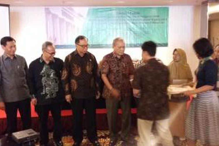 Diskusi publik mengenai penyelesaian kasus pelanggaran HAM masa lalu di Hotel Orion Menteng, Jakarta Pusat, Jumat (21/8/2015).