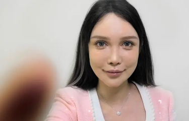 Abby Wu, yang telah menjalani lebih dari 100 operasi plastik, adalah salah satu orang yang mempengaruhi khalayak untuk melakukan bedah plastik di China.