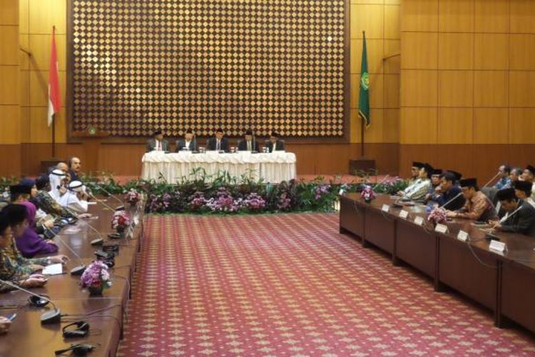 Suasana sidang isbat di Gedung Kementerian Agama, Jakarta, Senin (4/7/2016).