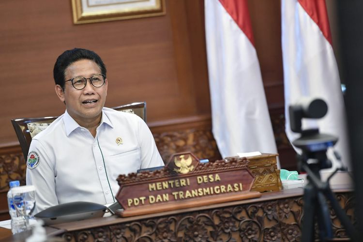 Menteri Desa, Pembangunan Daerah Tertinggal, dan Transmigrasi (Mendes PDTT) Abdul Halim Iskandar saat membuka kegiatan peningkatan kapasitas tenaga pendamping profesional di 100 Kabupaten Tahun Anggaran 2021 secara virtual di Jakarta, Senin (22/11/2021).
