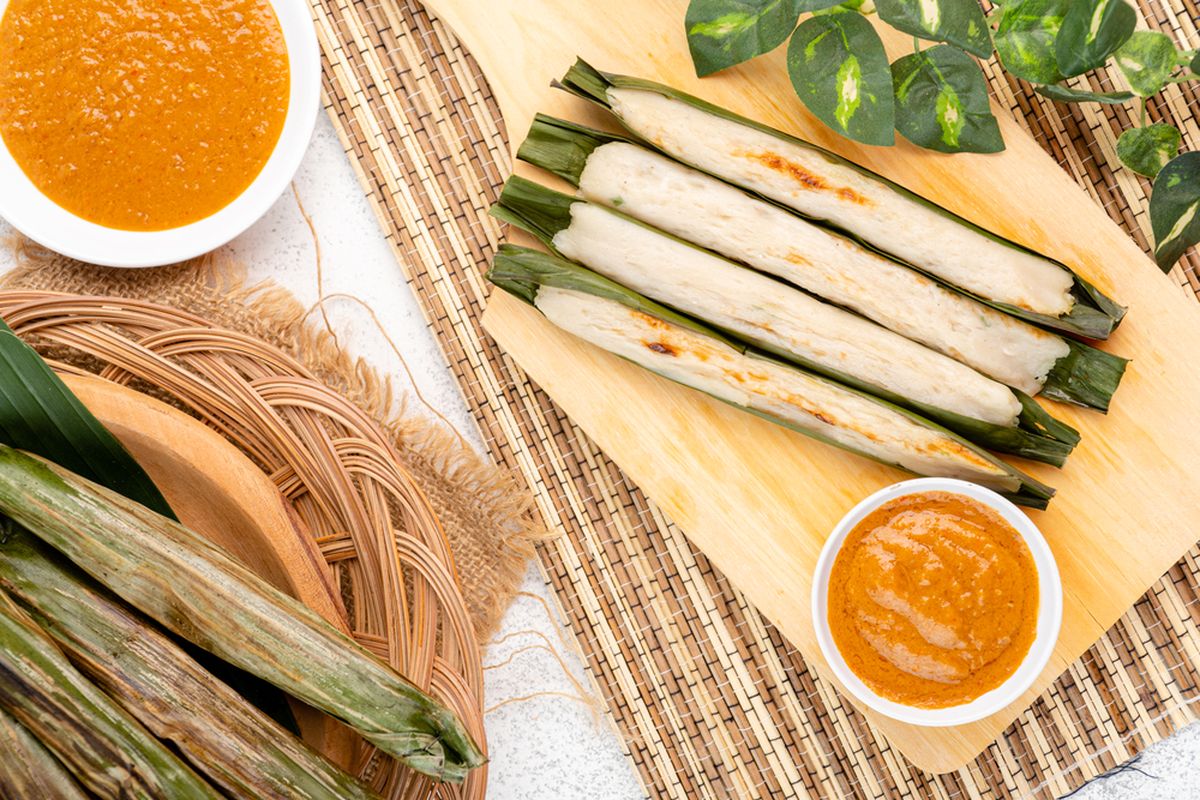 Otak-Otak Bakar: Oleh-Oleh Favorit dari Palembang dan Bangka