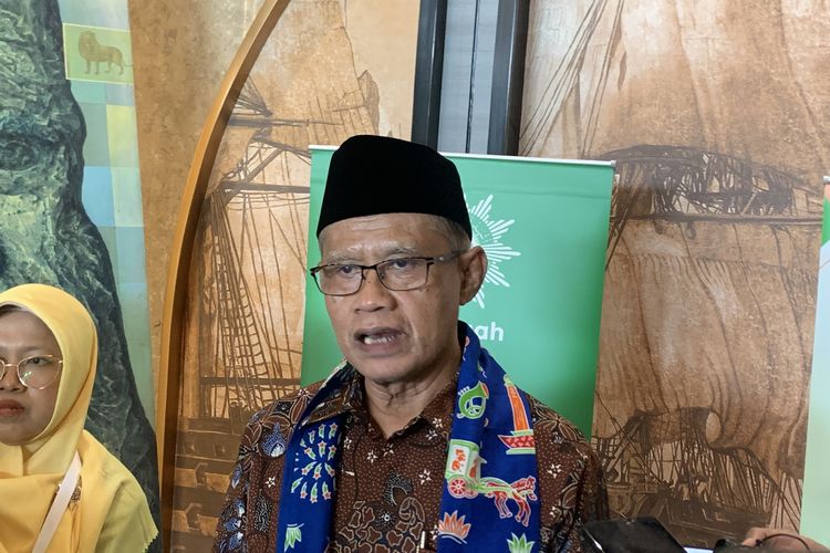 Ketua Umum Pimpinan Pusat Muhammadiyah Haedar Nashir saat ditemui di Hotel Tavia Heritage, Jakarta Pusat, Rabu (15/1/2025).