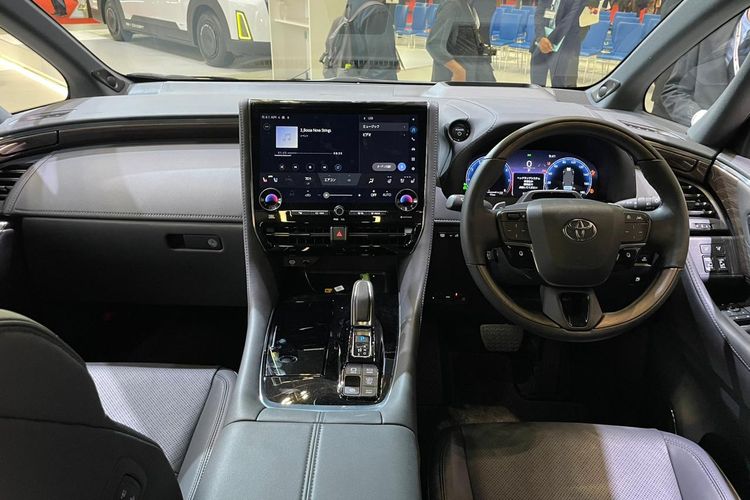 Interior Toyota Vellfire 2023