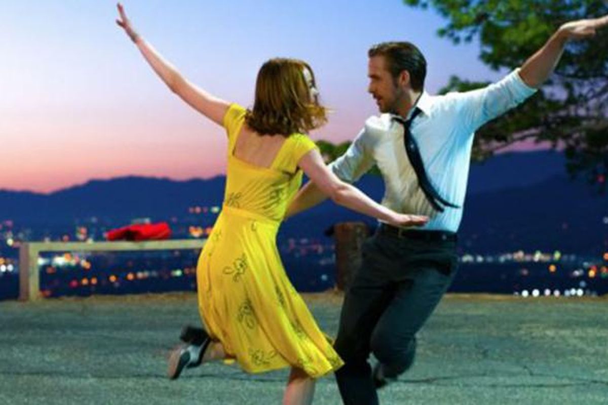 Film berjudul La La Land baru saja memenangkan Best Motion Picture (Musical or Comedy) pada Golden Globe Awards.