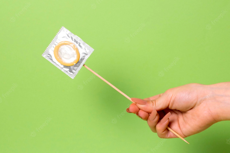 7 Mitos dan Fakta Kondom yang Perlu Diluruskan