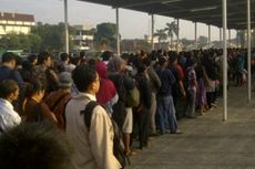 Harga Tiket Komuter Murah, Penumpang Membeludak