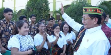 Menag Ajak Siswa Seminari Doakan Korban Gempa Flores