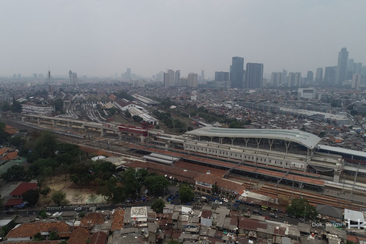 Proyek Double-Double Track (DDT) Manggarai-Jatinegara.