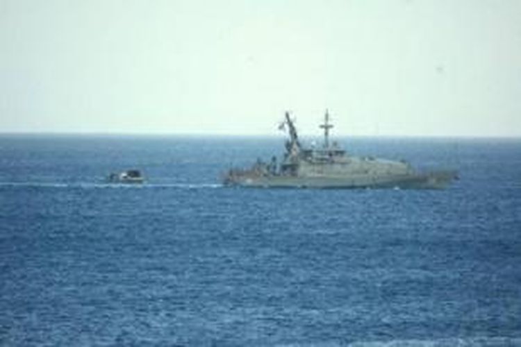 Perahu pencari suaka yang dicegat di dekat perairan Christmas Island pekan lalu, telah kembali ke Indonesia. 