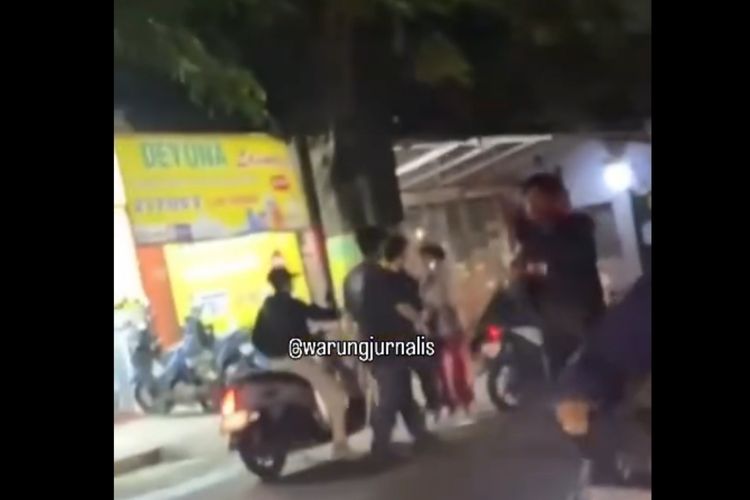 Tawuran Remaja di TMII, Bawa Sajam hingga Bikin Pengendara Menepi