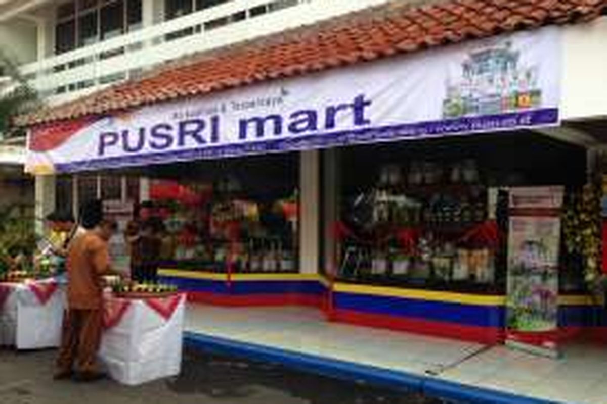 Pusri Mart, layanan penjualan dari PT Pupuk Sriwijaya diluncurkan di Semarang, Senin (3/10/2016).