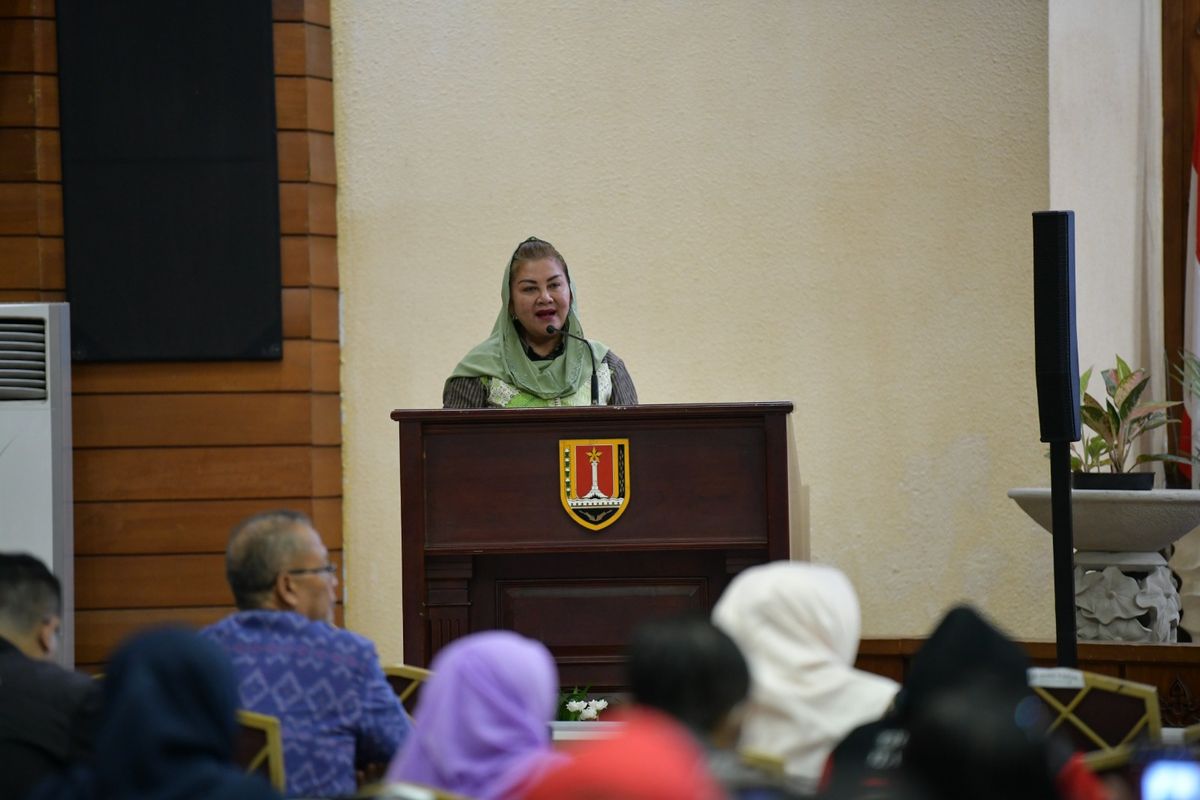 Wali Kota Semarang Hevearita Gunaryanti Rahayu saat memimpin Rapat Konsultasi Publik Rancangan Awal Rencana Pembangunan Jangka Panjang Daerah (RPJPD) Kota Semarang 2025-2045 dan Rencana Kerja Pemerintah Daerah (RPJMD) 2025, di Balai Kota Semarang, Rabu (25/1/2024).
